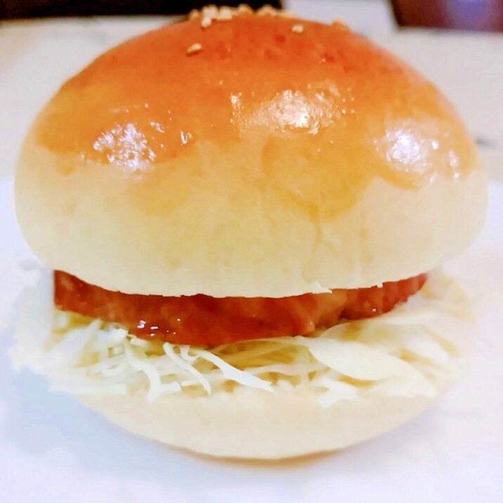 厚切りハムのハンバーガー